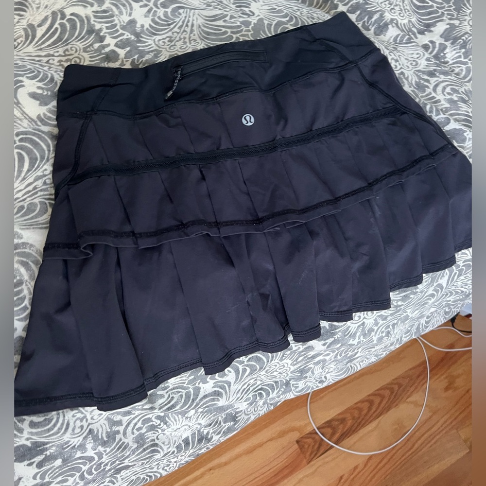 Lululemon Black Pace Setter skirt - size 6